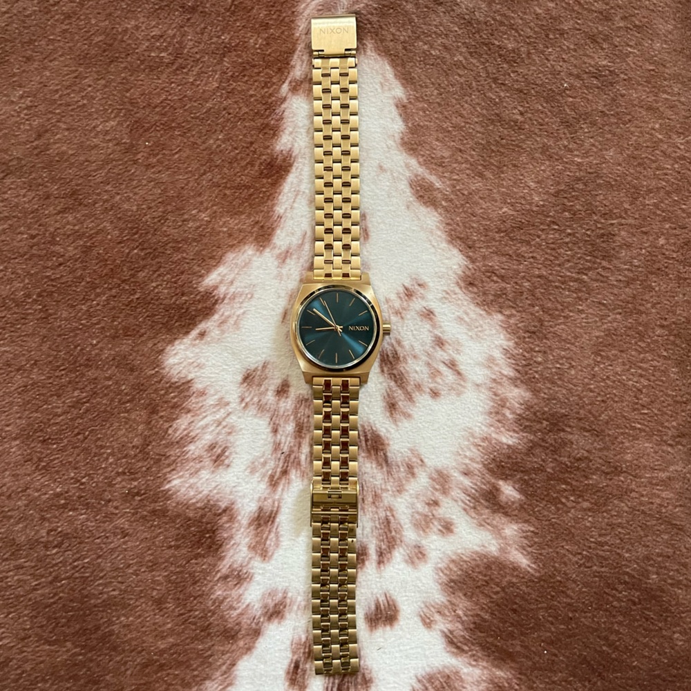 Nixon watch